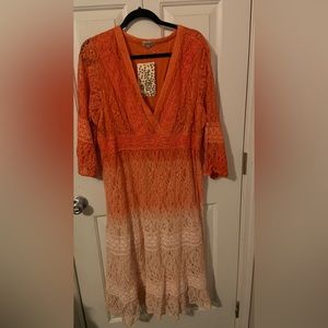 This beautiful two tone dress will be a show stopper for any occasion.